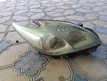 бегущий поворотник: Передняя левая фара Toyota — 3