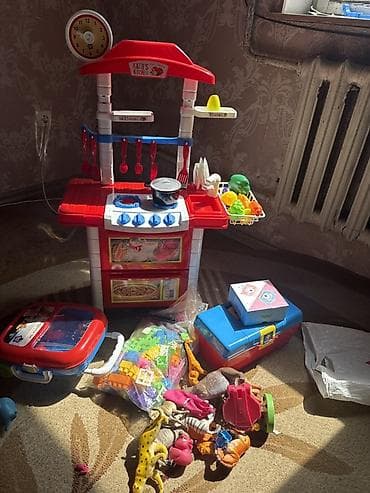 советские машинки игрушки: Детская игровая кухня Katie’s Kitchen с аксессуарами - Яркий игровой — 1