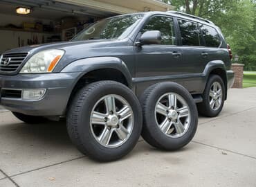 срочно продаю нужны деньги очень срочно: Колеса в сборе 285 / 60 / R 18, Всесезонная, Б/у, Комплект, Литые, отверстий - 5 — 1