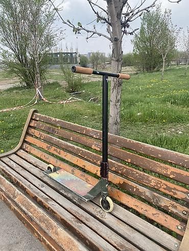 Продаю ахн трюковой самокат для жёсткого стрита с ахн запчастями!!