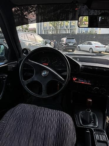 mini cuper: BMW 5 series: 1992 г., 2.5 л, Ручные, Бензин, Седан — 6