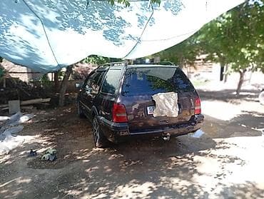 Volkswagen Passat: 1993 г., 1.8 л, Механика, Бензин, Универсал — 3