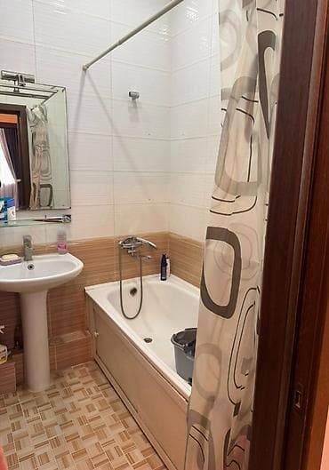 2 bedroom: Сдается 2-комнатная квартира в центре. Уметалиева / Фрунзе 2 / 10 — 8