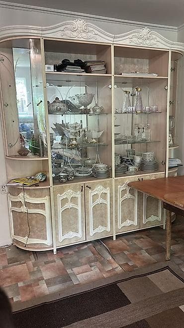 кухонный буфеты: Витрина-горка с буфетом для гостиной - Классический дизайн с — 1