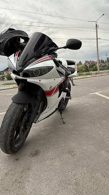 Мотоциклы: Спортбайк Yamaha YZF-R6 (600 кубов) (поколение 2006–2007) в фирменной — 5