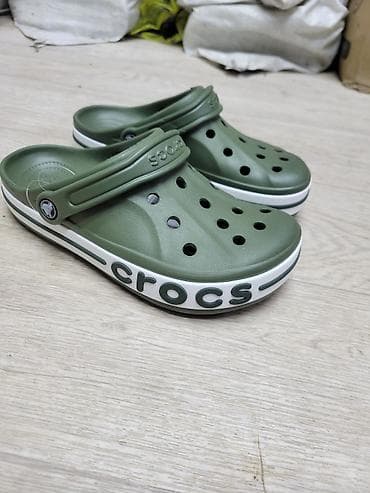 свитера с оленями парные: Сабо, 42, Crocs, Новый, цвет - Зеленый — 2