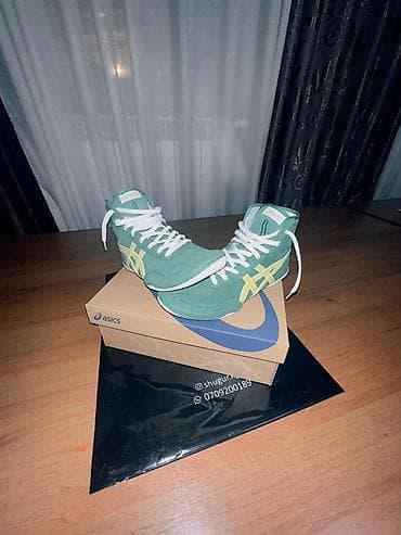 nike kyrie: Мужские кроссовки, 41.5, 42, Asics, Б/у, цвет - Зеленый, Самовывоз — 1