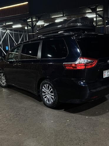 Транспорт: Toyota Sienna: 2020 г., 3.5 л, Автомат, Бензин, Минивэн — 3