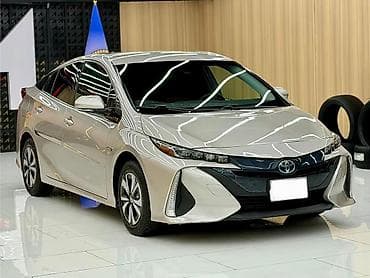 prius: Toyota Prius: 2018 г., 1.8 л, Автомат, Электромобиль, Лифтбек — 3