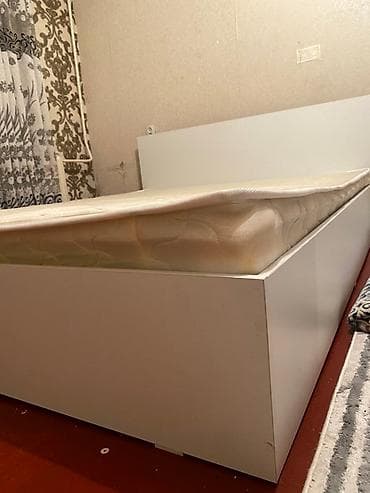 Кровати: Двуспальная кровать, Б/у, Каркас без матраса, длина - 200 см — 2