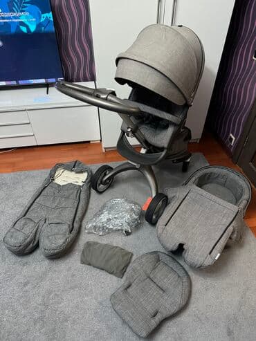 игрушечные коляски для кукол бу: Коляска, цвет - Серебристый, Б/у — 1