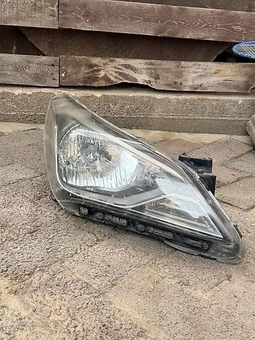 ambient light: Передняя правая фара Hyundai 2014 г., Б/у, Оригинал — 1
