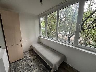 Кыймылсыз мүлк: 1 бөлмө, 8-мкр Менчик ээси, Жаныбарлары жок, 1 жылдан баштап, Эмереги менен, Толугу менен эмереги бар — 5
