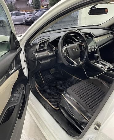 аренда honda: Honda Civic: 2017 г., 1.5 л, Вариатор, Бензин, Хэтчбэк — 8