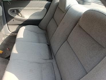 bid e2: Mazda 323: 1992 г., 1.8 л, Ручные, Бензин, Седан — 3