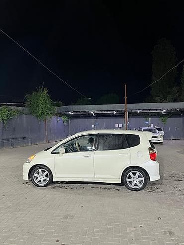 beta ff: Honda Fit: 2001 г., 1.3 л, Автомат, Бензин, Хэтчбэк — 1