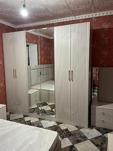 прикроватные тумбочки из экокожи: Спальный гарнитур, Б/у, Двуспальная кровать, Шкаф, Комод, Белоруссия, ДСП, Самовывоз, цвет - Бежевый — 1