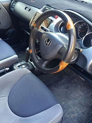 m5 e60: Honda Fit: 2002 г., 1.3 л, Вариатор, Бензин, Хэтчбэк — 5