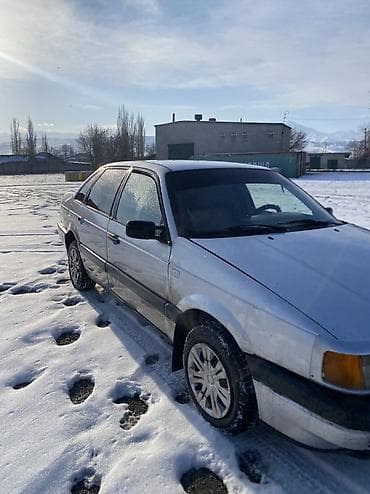 бар авто: Volkswagen Passat: 1988 г., 1.8 л, Механика, Бензин, Седан — 2