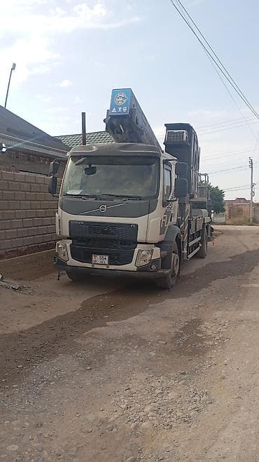 full construction: Автовышка, Volvo, от 30 м — 1