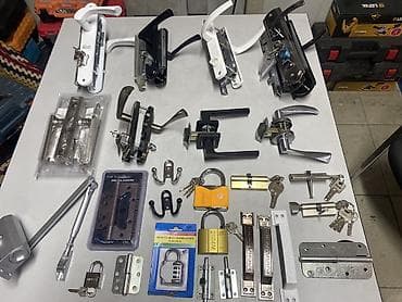 замки для мебели: Дверная фурнитура и замки - Комплект ручек с врезным замком и — 1