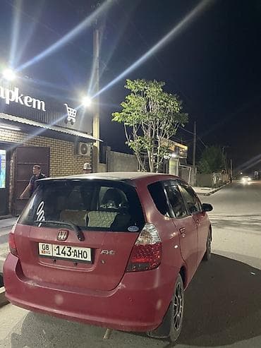 Honda Fit: 2001 г., 1.3 л, Автомат, Бензин, Хэтчбэк