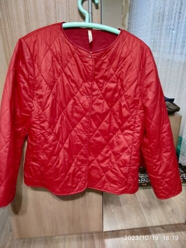 Плащи: Продаю куртку прооизводство пекин размер 54-56. В отличном состоянии — 4