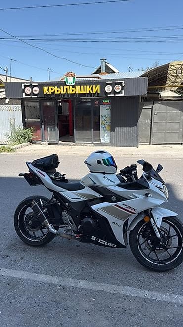 lada 9: •Suzuki GSX-R 250 •Состояние Ляля •2024 года •пробег 9.000 •ABS •Лед — 6