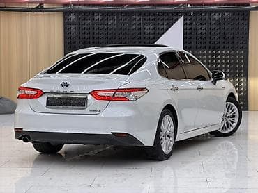 rf 2: Toyota Camry: 2018 г., 2.5 л, Автомат, Гибрид, Седан — 9