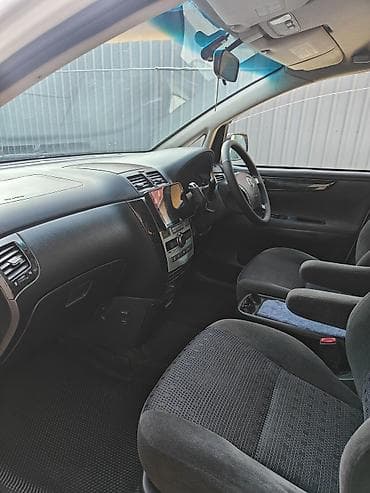 windom 2003: Toyota Ipsum: 2004 г., 2.4 л, Автомат, Газ, Минивэн — 4