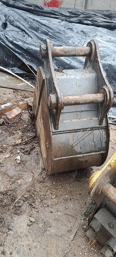 Строительное оборудование: Ковш для экскаватора 140 - Тип: землеройный ковш с тремя сменными — 2