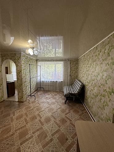 локал: 1 комната, 30 м², Хрущевка, 1 этаж — 4