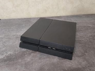 PlayStation 4 (оригинальная версия, черная) Комплектация: - Игровая