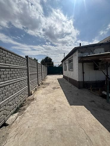 калыс ордо 1: Продается дом в с.Гавриловка по ул.Чекменова.От трассы 500м. Дом из — 3