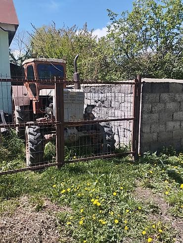 Трактор колесный сельскохозяйственный Описание: - Полноразмерный