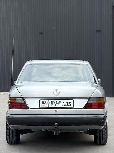 машина смитта: Mercedes-Benz W124: 1988 г., 2.3 л, Механика, Бензин, Седан — 4