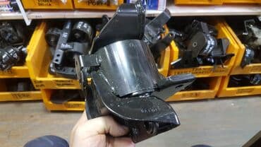 продать швейную машинку на запчасти: Подушка двигателя, передняя подушка, подушка коробки, правая подушка — 1