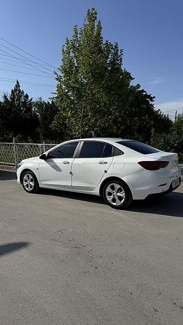 chevrolet captiva: Chevrolet Onix: 2020 г., 1 л, Автомат, Бензин, Седан — 2