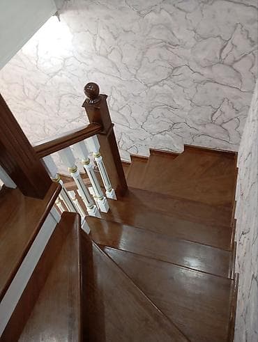 Деревянная лестница Для дома, Форма лестницы: Много-маршевая, Стиль: Классический