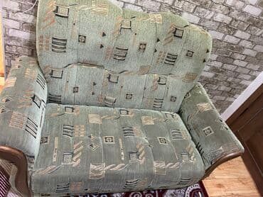 двух местный: Продаю диван двухместный нету ножек. Стояли колесные . Мягкий. Можно — 2