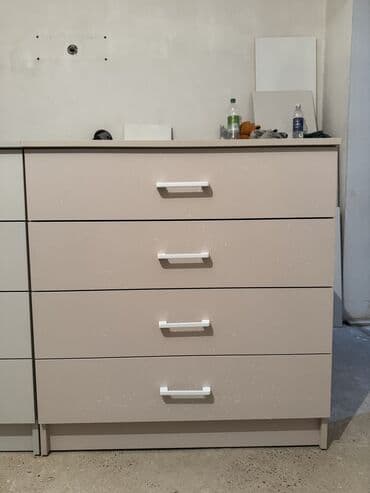 купить стол для школьника: Комод для одежды, Новый, Без зеркала, ЛДСП, цвет - Белый, Серый, Бежевый, Самовывоз, Платная доставка — 4