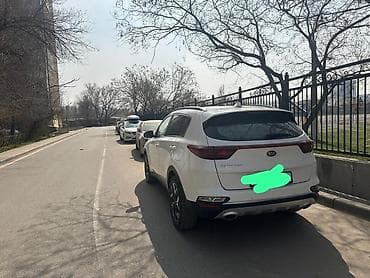 продаю авто внедорожник кроссовер: Белый компактный кроссовер с современным дизайном кузова — 6