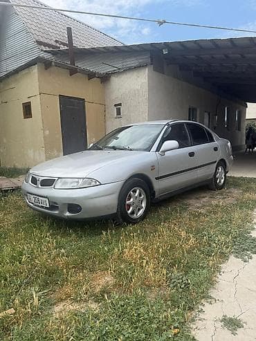 Унаа: Mitsubishi Carisma: 1999 г., 1.8 л, Кол менен иштөөчү, Бензин, Хетчбек — 10
