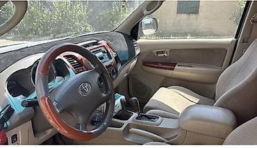 id 4: Toyota Fortuner: 2008 г., 2.7 л, Автомат, Газ, Внедорожник — 3