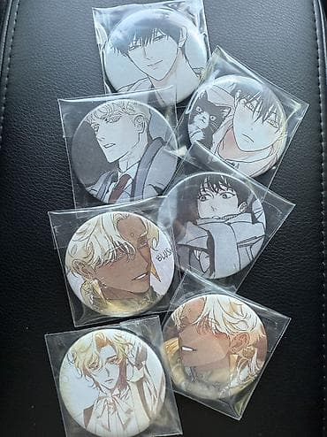 наклейки для банковской карты: Набор круглых значков с аниме и мультперсонажами. Описание: - — 3