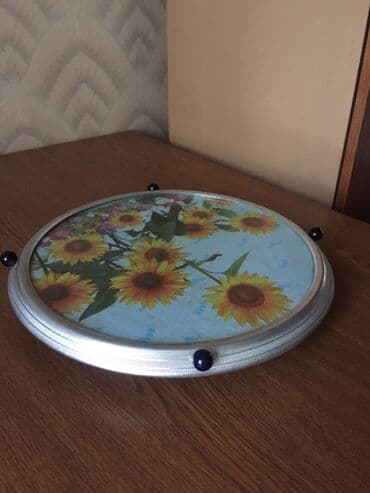 Продаю блюдо для торта на вертящейся подставке цена 1200 сом