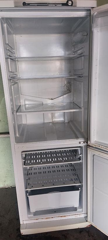 вентилятор навесной: Холодильник Indesit, Двухкамерный, De frost (капельный) — 3