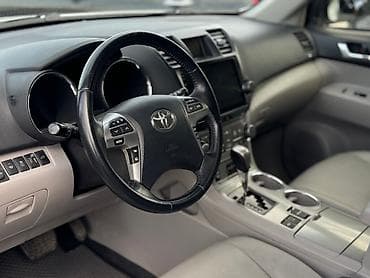 u40: Toyota Highlander: 2012 г., 0.5 л, Автомат, Гибрид, Внедорожник — 6
