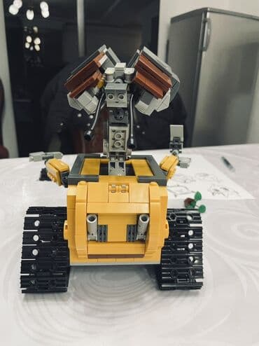железный конструктор: Конструктор-робот WALL·E из кубиков - Детализированная модель — 1