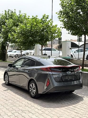 Унаа сатуу: Toyota Prius: 2016 г., 1.8 л, Вариатор, Гибрид, Лифтбек — 5